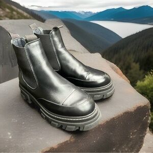 Ganni black chelsea stitch leather ankle boots sz 40